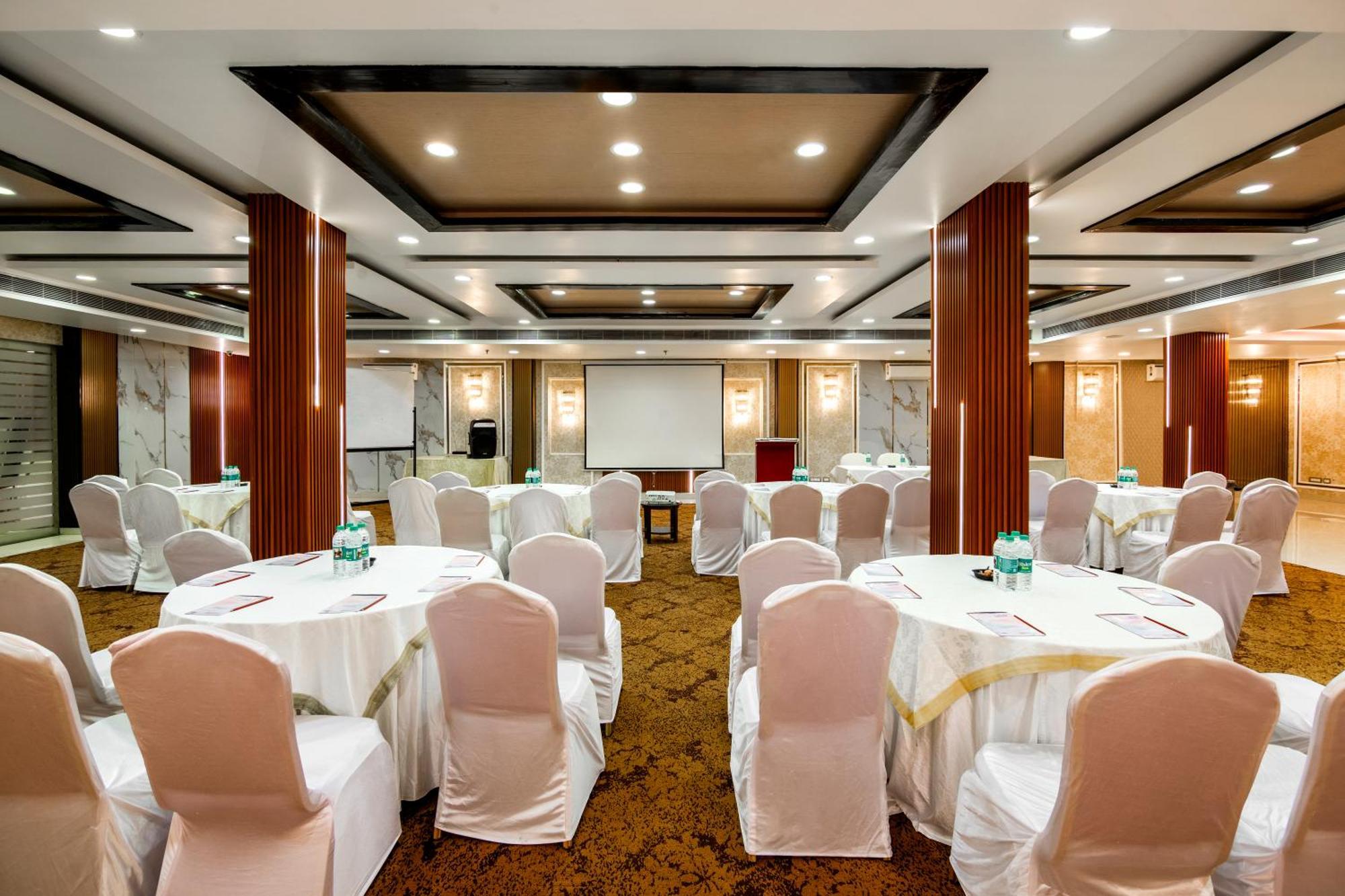 The Grand Orion - Kailash Colony New Delhi Extérieur photo